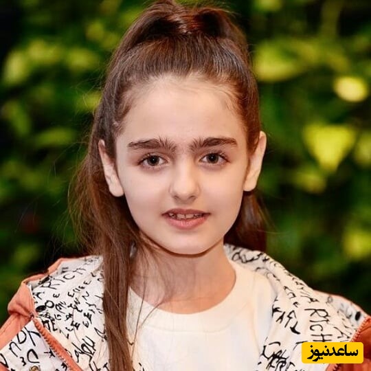 نگاهی به آلبوم تصاویر نیوشا علیپور، موموی سریال «بچه مهندس» در کنار هنرمندان محبوب/از استایل عروسکی کنار پردیس احمدیه و جواد عزتی  تا صورت زخمی در کنار میلاد کی مرام و نسیم ادبی