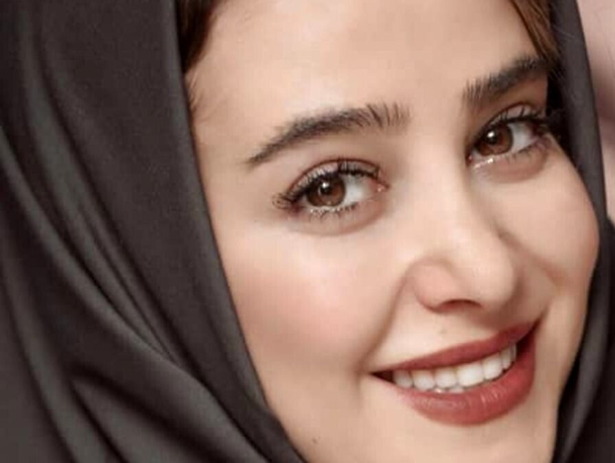 همراهی هنرمندانه الناز حبیبی با آهنگ احساسی "چه قدر سخته عشقت بلرزه صداش" رضا صادقی+ موزیک ویدئو /من از این دلخوشیای زندگی مگه چی جز حقمو خواستم...