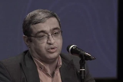 کاش آقایون این حرف سعید عزیزی رو زودتر یاد بگیرن؛ خوش‌بحال آقایی که پیام عاشقانه‌اش رو بچه‌اش تو گوشی مامانش بخونه، عجیجم، عجقم بابا بلاعه‌ / خانم 37 بار میخونه میگه منو میه هااا😍