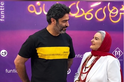 تیکه‌‌پرانی و شوخی خنده‌دار منوچهر هادی با استایل بامزه نعیمه نظام‌دوست در مراسم دیشب؛ آخرش نعیمه از خنده غش کرد!😂