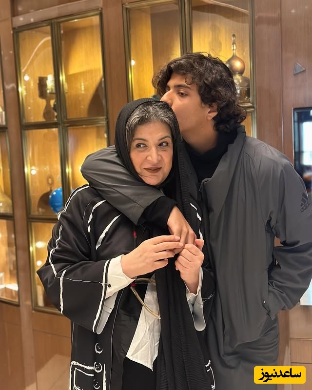 نگاهی به چیدمان منزل شاه پسند ریما رامین فر و آقا زاده خوش تیپش/ کتابخونه عظیم، مبلمان چرمی، فرش ابریشمی، مبلمان استقبال، نقاشی دیواری بهشتی و...