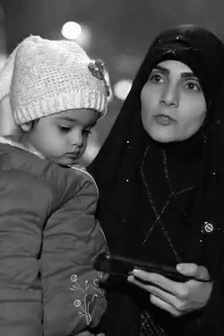 ببینید|  بسته‌ای از یک معلم شهیده+ ویدیو