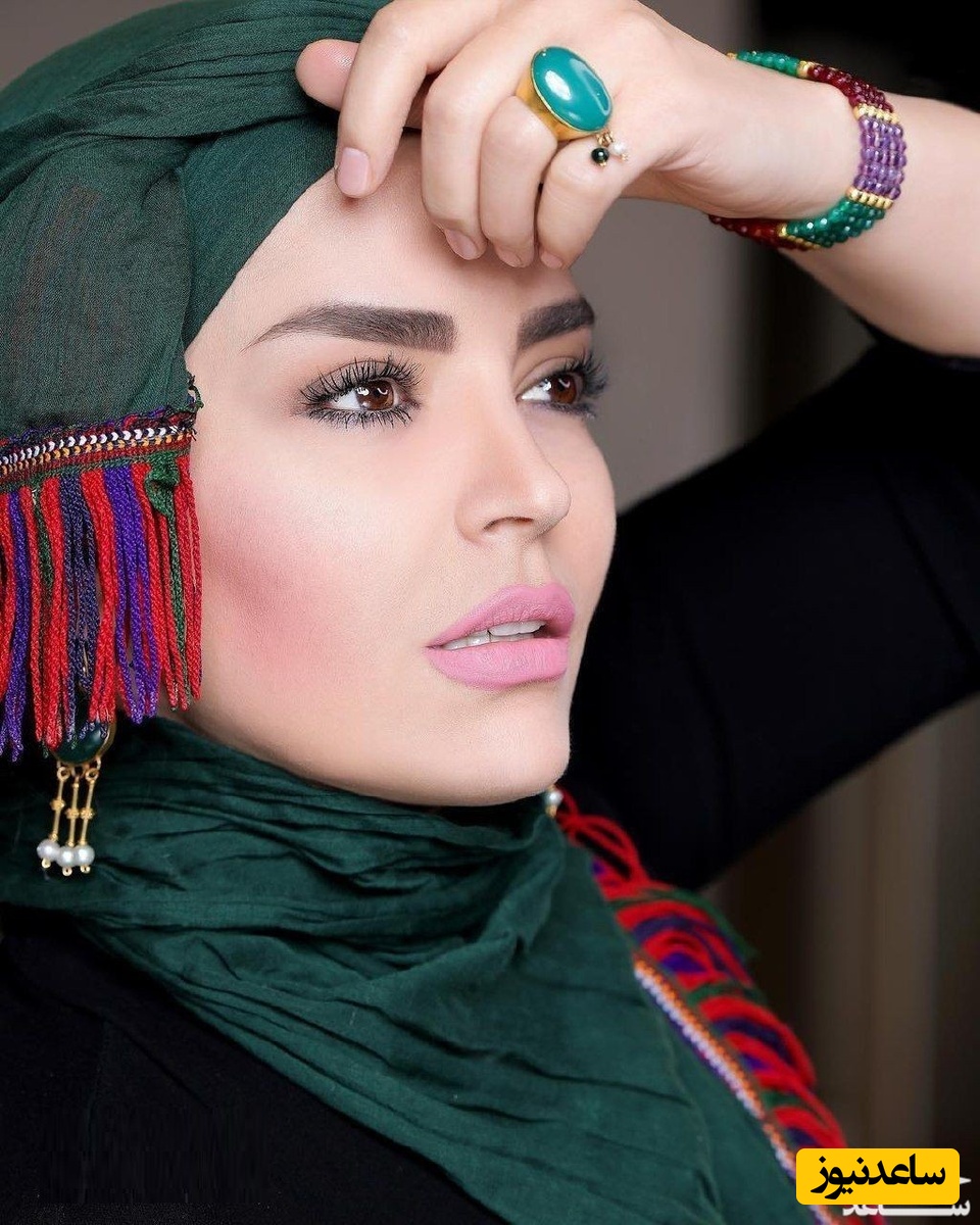 دلبری سپیده خداوردی با سارافون مشکی و کت جین کوتاه! چه تیپی زده خانوم بازیگر