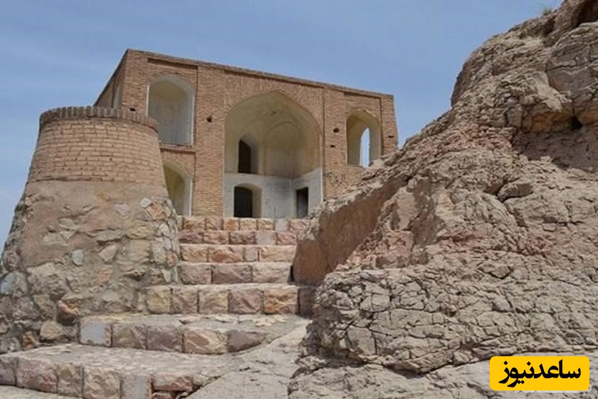 تخت درگاه قلی بیگ 