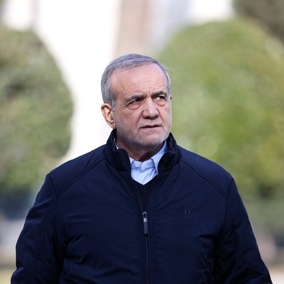 پزشکیان ایستاده در مقابل طوفان شایعات و همدرد با مردم عزادار و پیگیر آزادی زندانیان