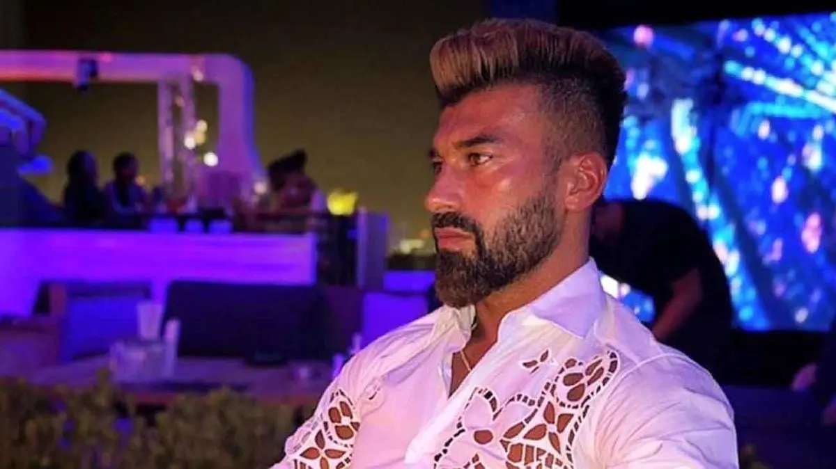 نگاهی به ماشین لوکس و هوش پران رامین رضائیان، ستاره شمالی استقلال/ این دیگه ماشین نیست هواپیماست+فیلم