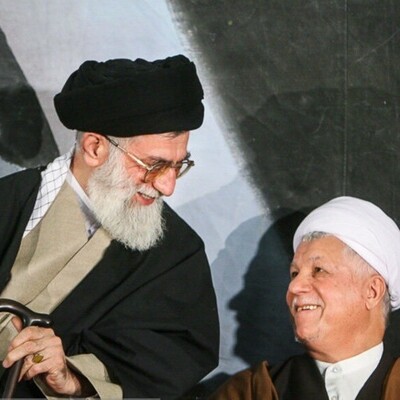نگاهی به کفن ترمه اصیل و ایرانی آیت الله هاشمی رفسنجانی، یار دیرین رهبر انقلاب/ ساده و زیبا+عکس