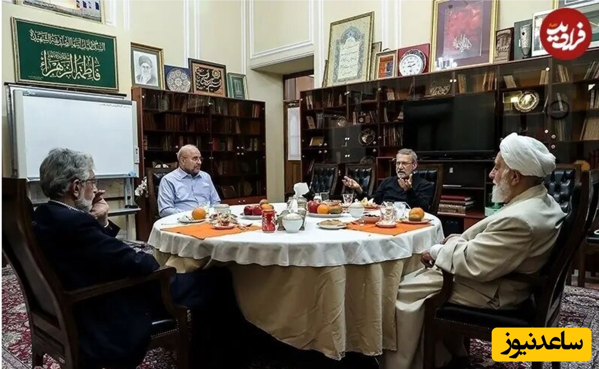 تصویری جالب از شهید علی لاریجانی سر میز افطاری با قالیباف، ناطق نوری و حداد عادل