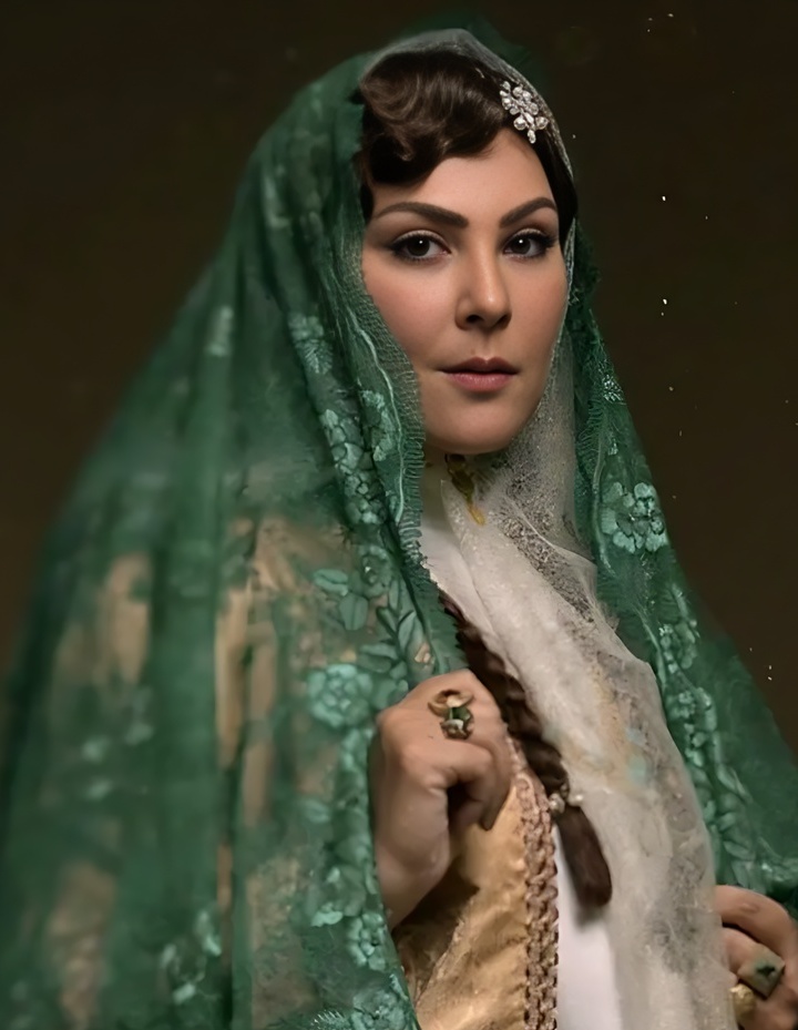 (عکس) نگاهی به دوران مدرسه لاله اسکندری نازنین سریال بامداد خمار/ دانش‌‌آموزای دهه 60 چقدر مظلوم و بانمک بودن!🤩