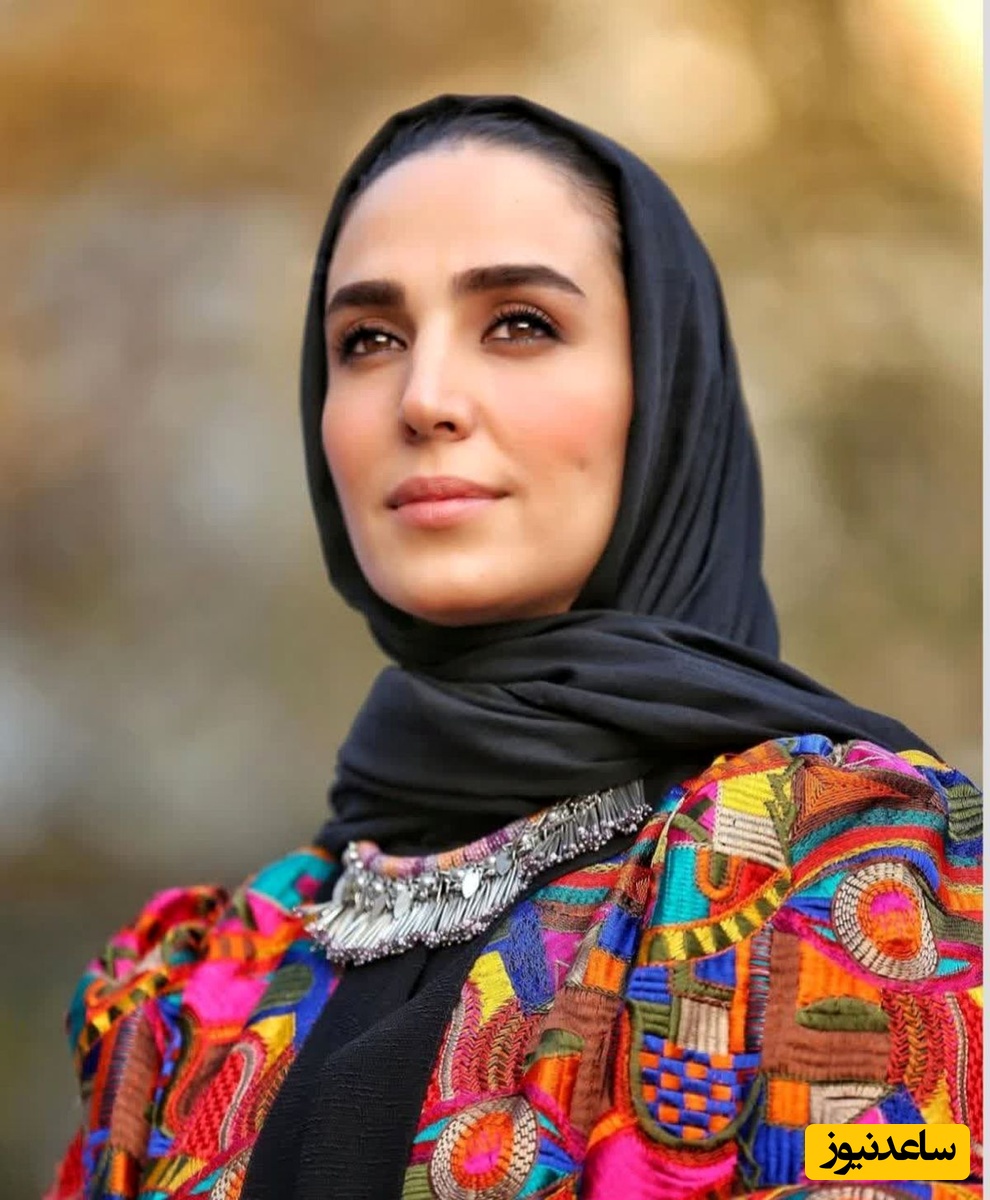 استایل شیک و دسته گل خیره کننده سوگل طهماسبی در ماشین همسرش