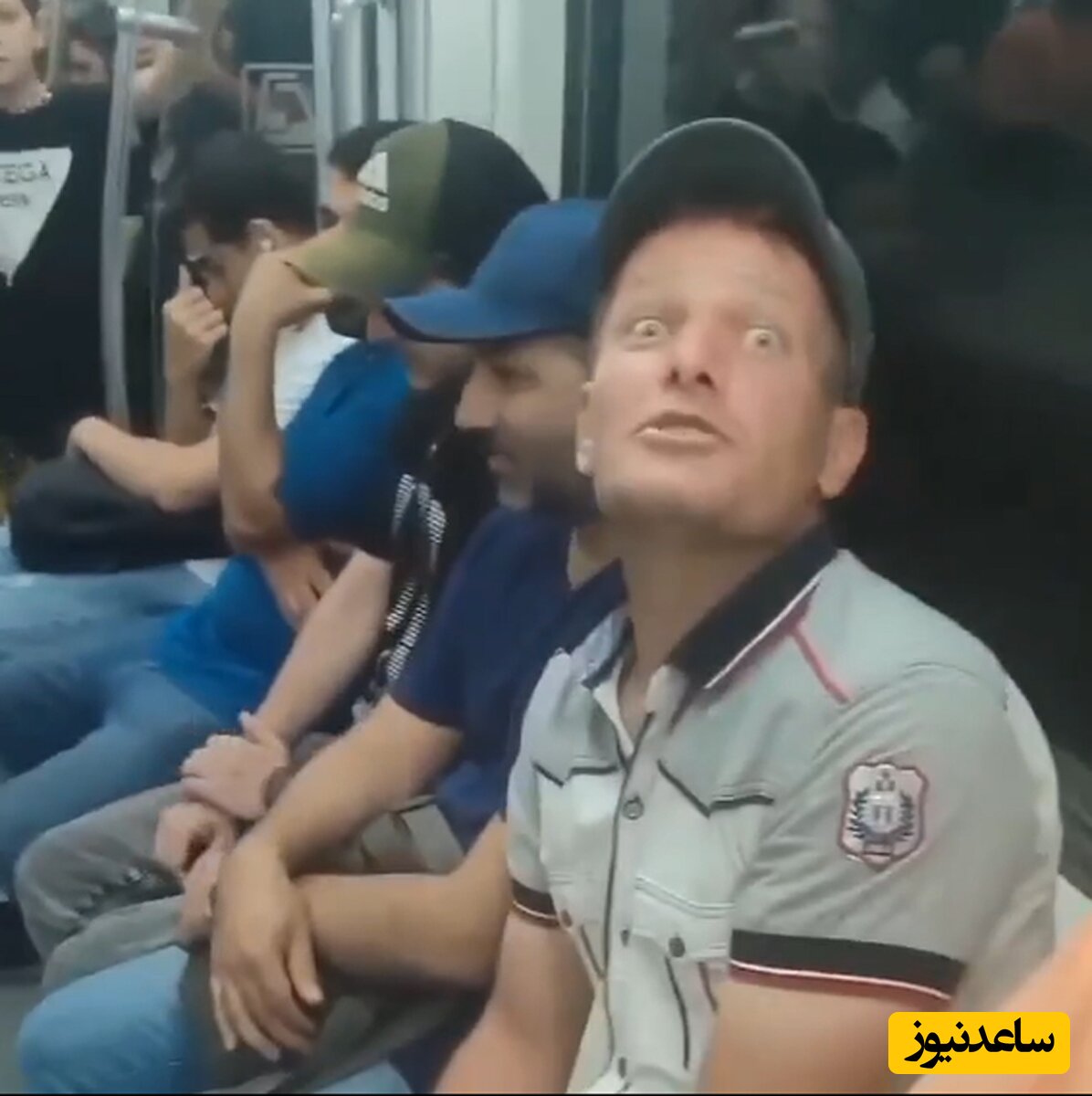 (فیلم) باز هم سوژه ای جدید در متروی تهران با آهنگ دیشب اومدم خونتون نبودی، راستشو بگو کجا رفته بودی!