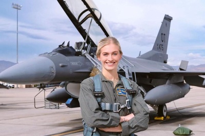 سنتکام در شوک؛ کارت شناسایی خلبان زن آمریکایی هنگام فرار در ایران جا ماند و هویتش افشا شد!+فیلم