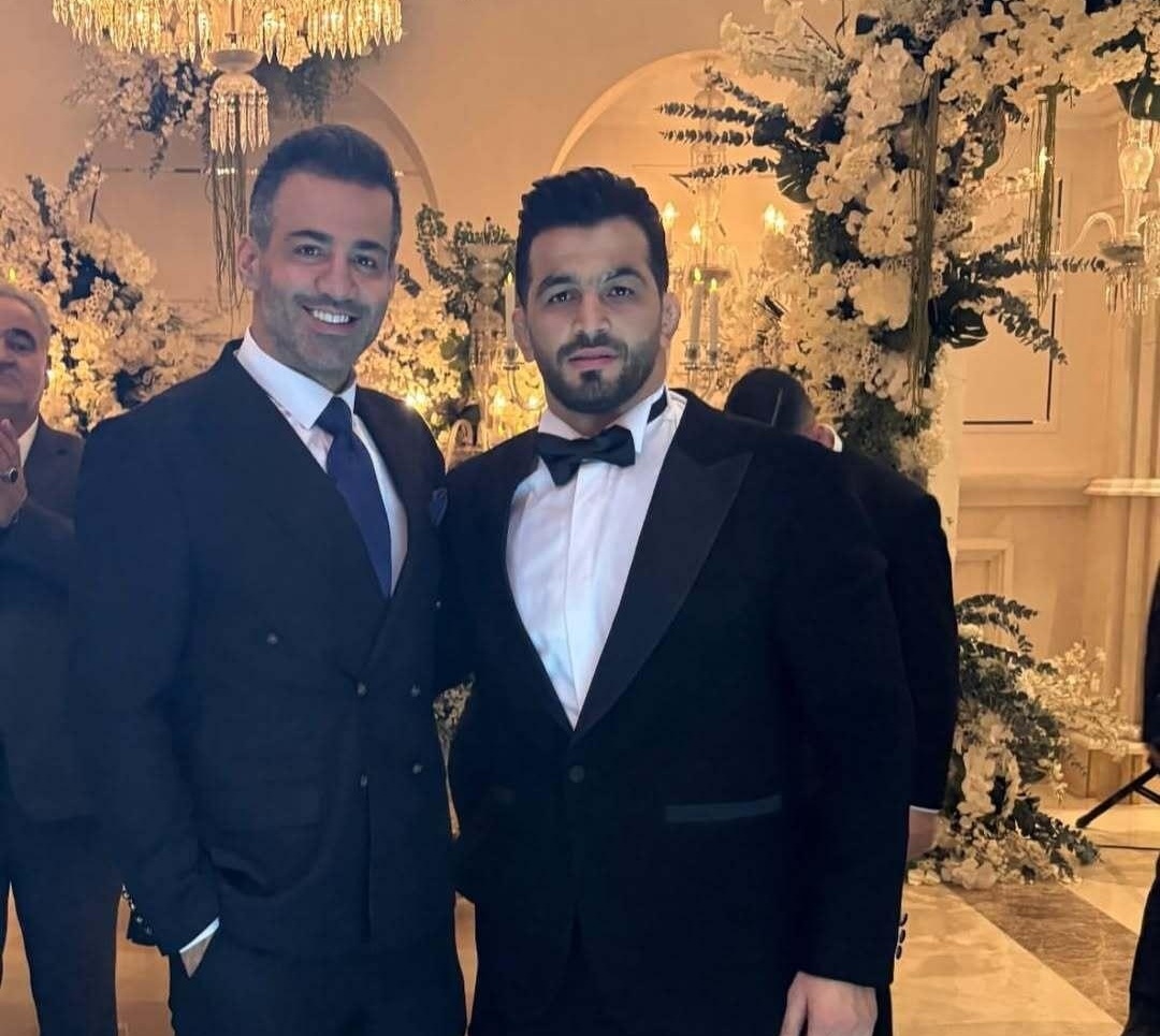 نگاهی به استایل جذاب و خفن مهمان خاص حسن یزدانی در جشن عروسی‌اش/ پرسپولیسی هم بود!+عکس