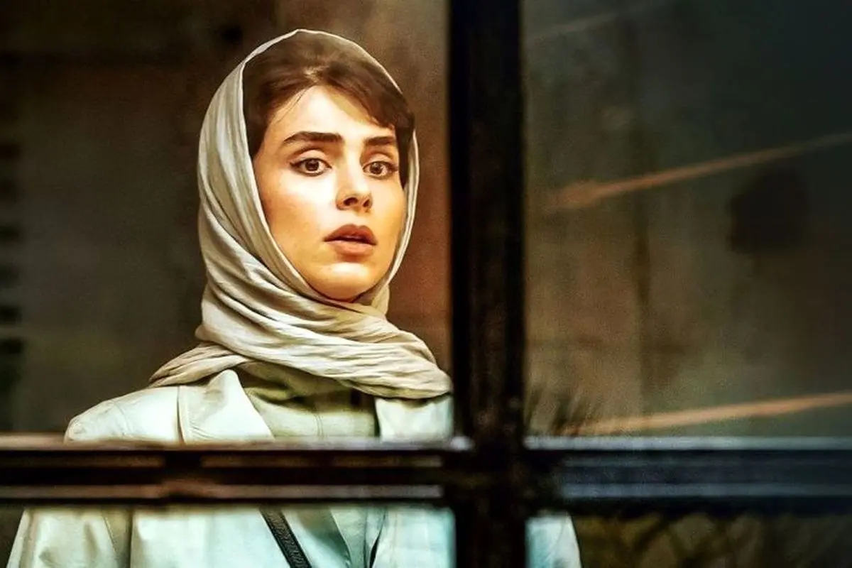 استایل ساده و بدون میکاپ لاله مرزبان، بازیگر سریال آبان در یک روز پاییزی+عکس