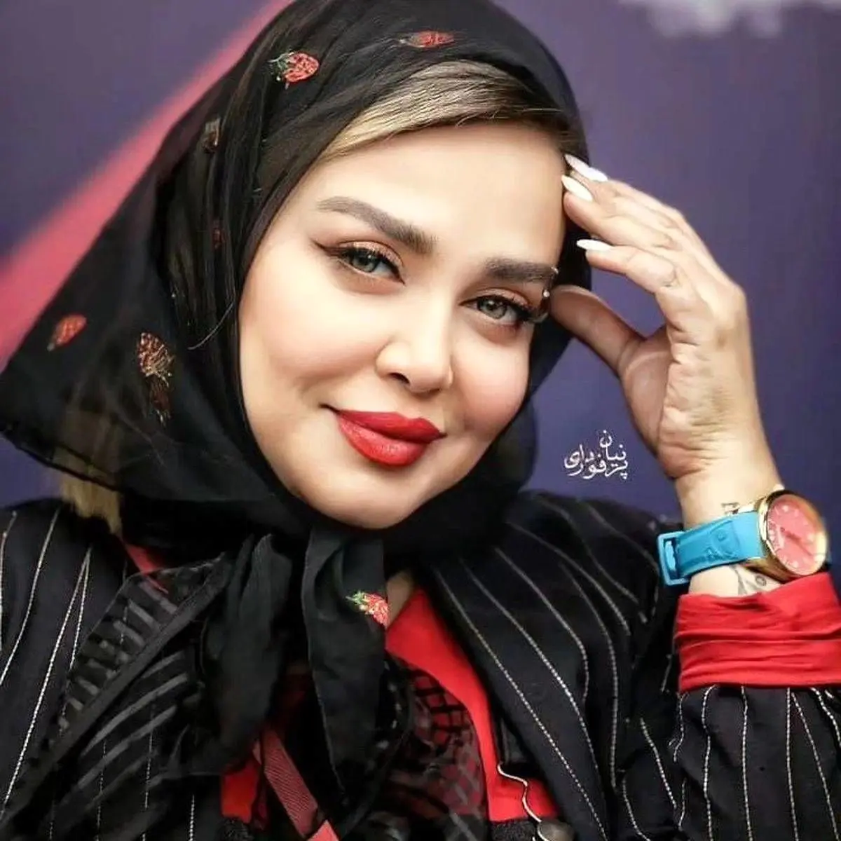 استایل بلوچی و متفاوت بهاره رهنما در کنار کدکان بلوچی / لباس‌هاشون چه خوشگل و خوش‌رنگ هستن، فرهنگ ایرانی رو به نمایش گذاشتن