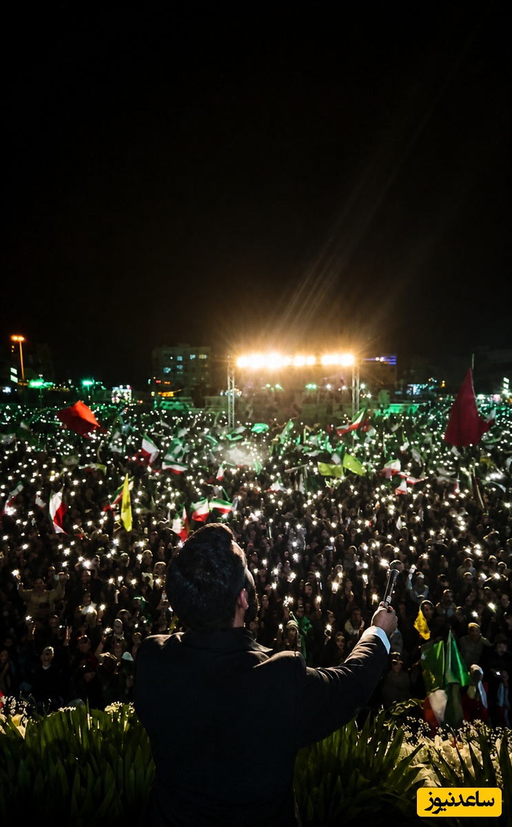 این صحنه مو به تن آدم سیخ می‌کند!/ همخوانی حماسی هزاران ایرانی با حاج حسین طاهری در دریایی از نور و پرچم +‌ ویدیو