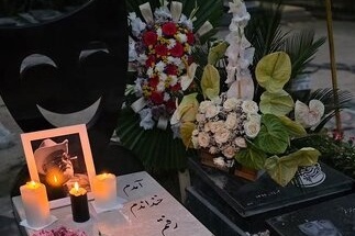 دست‌به‌کار شدن احمد ایراندوست برای نصب سنگ مزار اکبر عبدی؛ لحن دستوری «غول برره» به سنگ‌کارها!