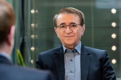 دکتر انوشه: تا زنده ایم برکت داشته باشیم / باید بمیری تا نفعت به مردم برسه!