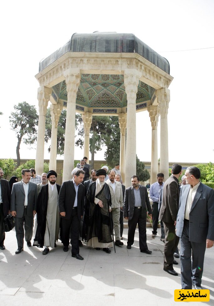 رهبر انقلاب در حافظیه شیراز