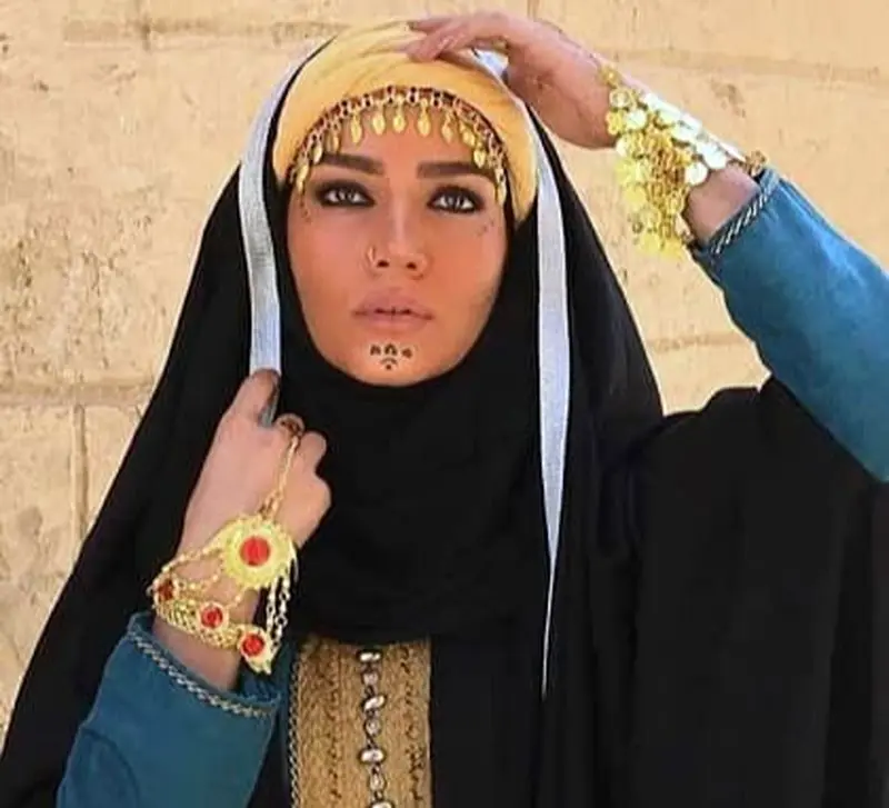 نگاهی به استایل زیبا و رنگارنگ سلبریتی‌های زن ایرانی به سبک و سیاق دختران جنوب ایران +عکس/ بندری‌پوشان سینمای ایران را بشناسید