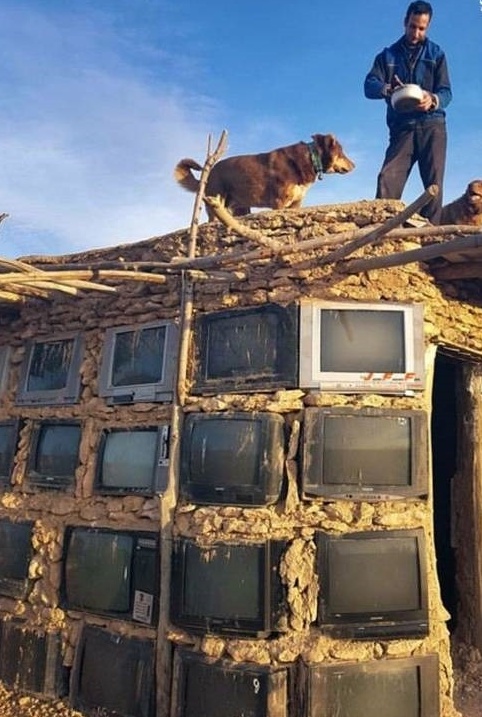 نگاهی به 14 ساختمان سه بعدی و وارونه شگفت انگیز که گمان می رود به دست فضایی ها ساخته شده باشند نه کارگر و اوستای بنا!+عکس