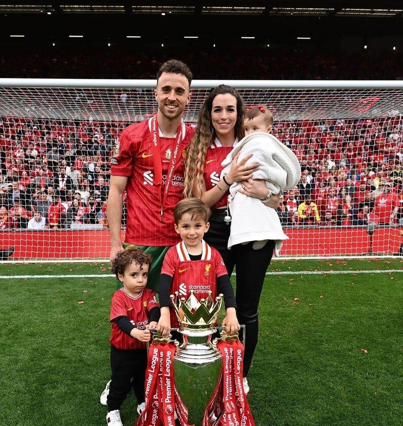 همسر دیوگو ژوتا: یک ماه از پیمانِ «تا مرگ ما را از هم جدا کند» گذشت و من تا ابد دختر سفیدت می‌مانم/ جگر اروپایی ها خون شد+عکس