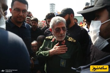 دوستت داریم سردار، دشمنات بمیرن ایشالله؛ گوشه‌ای از ابراز احساسات جالب مردم، امروز و با دیدن سردار قاآنی در خیابان +ویدیو