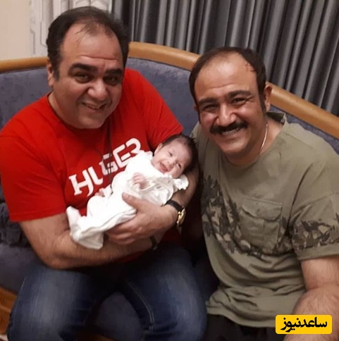 استایل باورنکردنی مهران غفوریان و برادرش در حال نوازندگی در یک مهمانی دهه 60 با گیتار بیس/ دوتا برادر چقدر شبیه بودن تو اون دوره😳