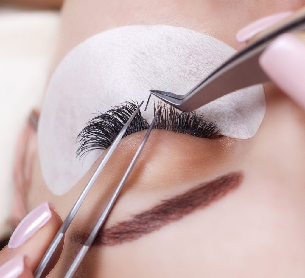 (ویدیو) محلول معجزه‌آسا برای رشد سریع مژه و ابرو/ 3 روزه تغییرات شگفت‌انگیز رو احساس کن!