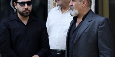اشک‌های تلخ و باوقار احسان خواجه‌امیری در مراسم خاکسپاری پدرش دل همه را به درد آورد! سکوتی که فریاد دل بی‌قرارش بود