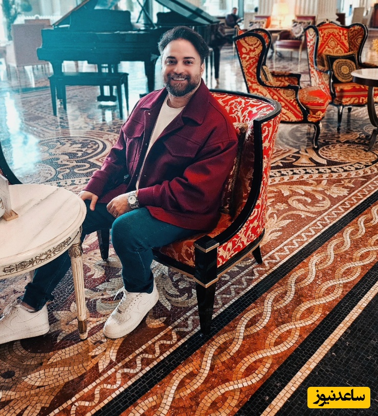 از المان‌های نوستالژیک تا طراحی مدرن؛ نگاهی به چیدمان قصر جذاب بابک جهانبخش و پسرش/ گرامافون، ساعت دیواری فانتزی، دیوارپوش سنگ آنتیک و...