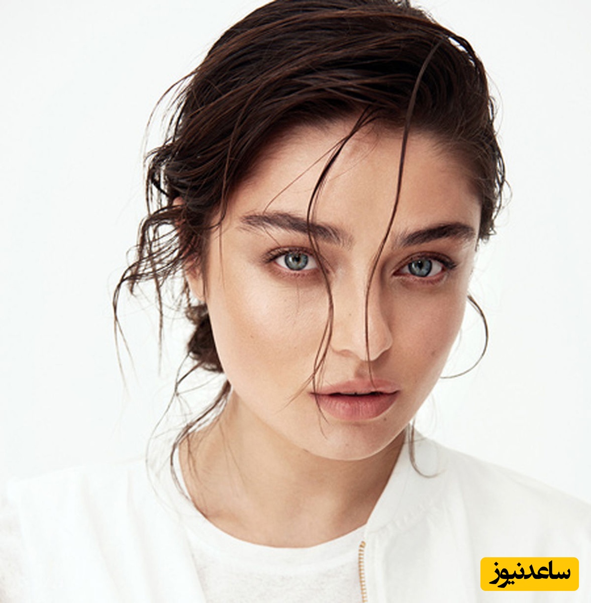 میکاپ شاهانه و دلبر آیچا آیشین توران در ویژه برنامه سال نوی میلادی/ ببینید این آرایش نود و خط چشم کشیده چه به صورتش نشسته😍