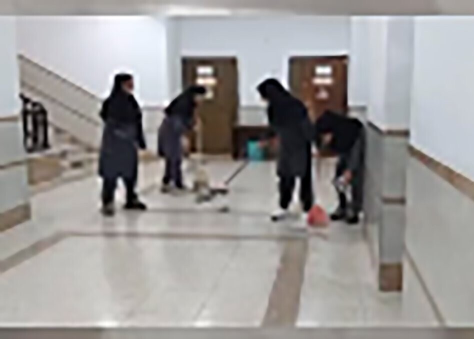 ویدئو وایرال شده از رفتار نامناسب با دختران دانش آموز در هنرستان / محصل یا نظافتچی؟