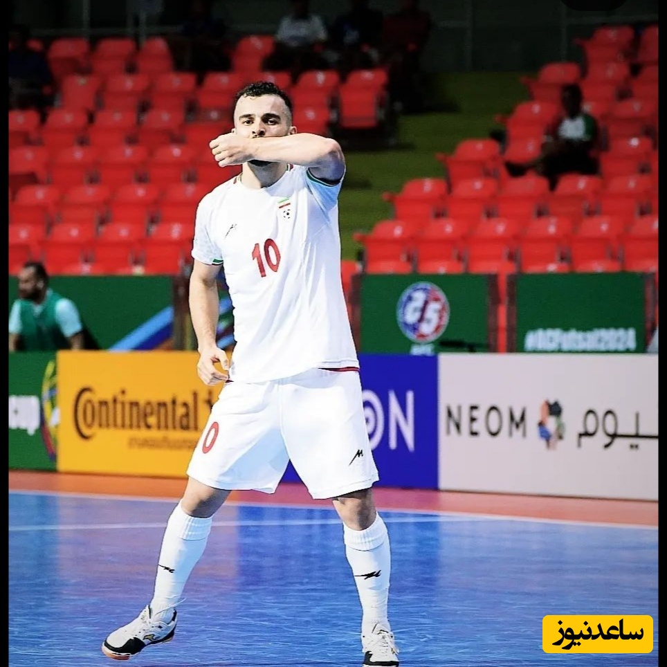 حضور سالار آقاپور، مرد سال فوتسال آسیا در تجمعات شبانه/ درود به غیرتت+عکس
