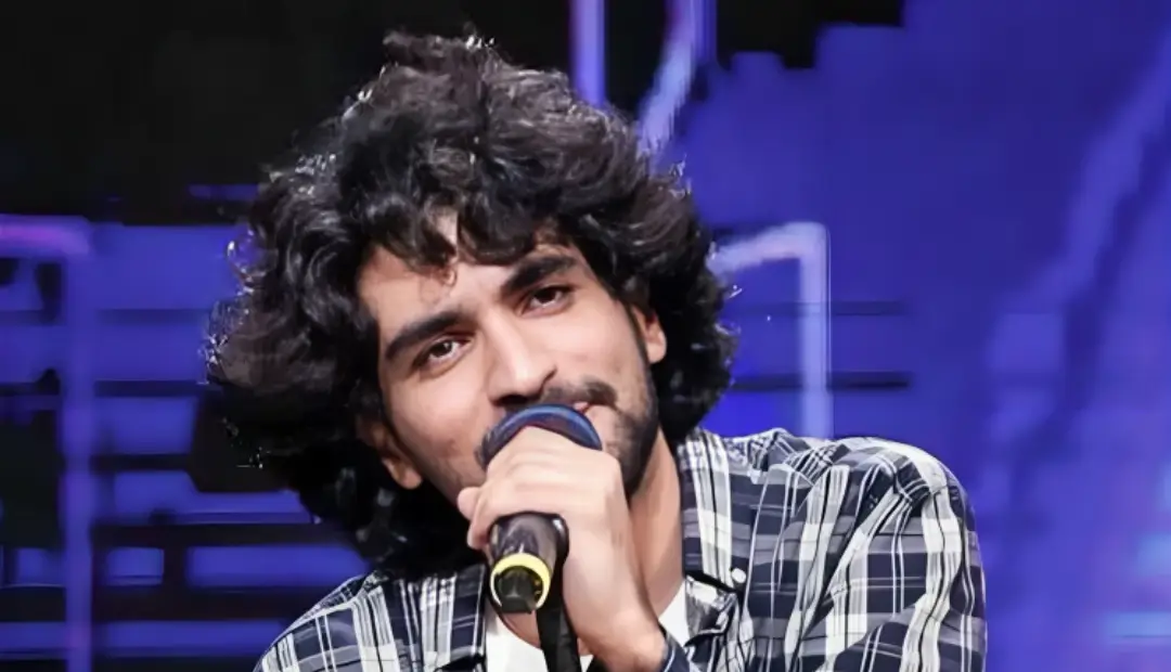 اجرای محشر و ماندگار عرفان طهماسبی با آهنگ دلا امشب سفر دارم... / سوز صداش رو هیچ خواننده‌ای نداره👌+فیلم