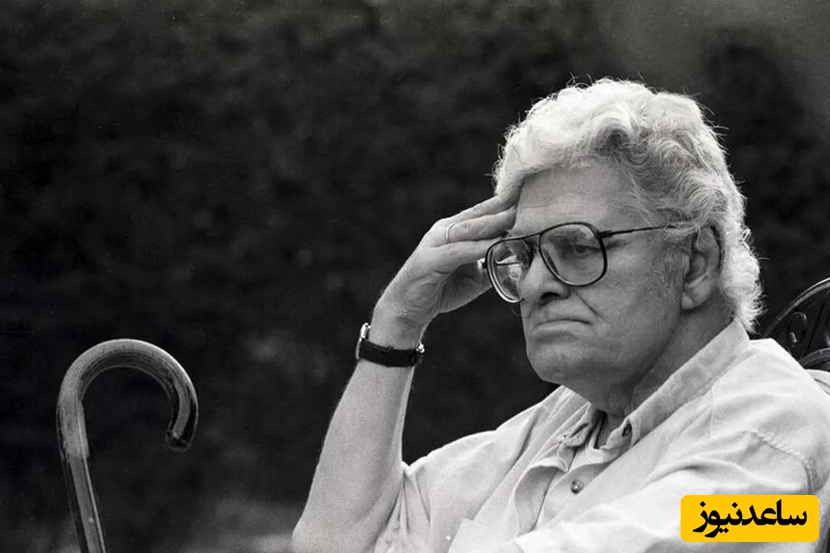 هر روز چند بیت شعر زیبا مهمان ما باشید/ روزگار غریبی ست، نازنین دهانت را می بویند مبادا که گفته باشی "دوستت می دارم"