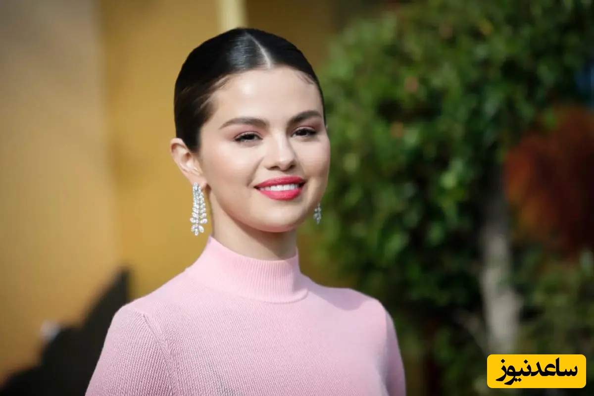 یادی کنیم از حضور غافلگیرکننده سلنا گومز خواننده و بازیگر آمریکایی در مصلای امام خمینی که سر و صدا به پا کرد!+عکس