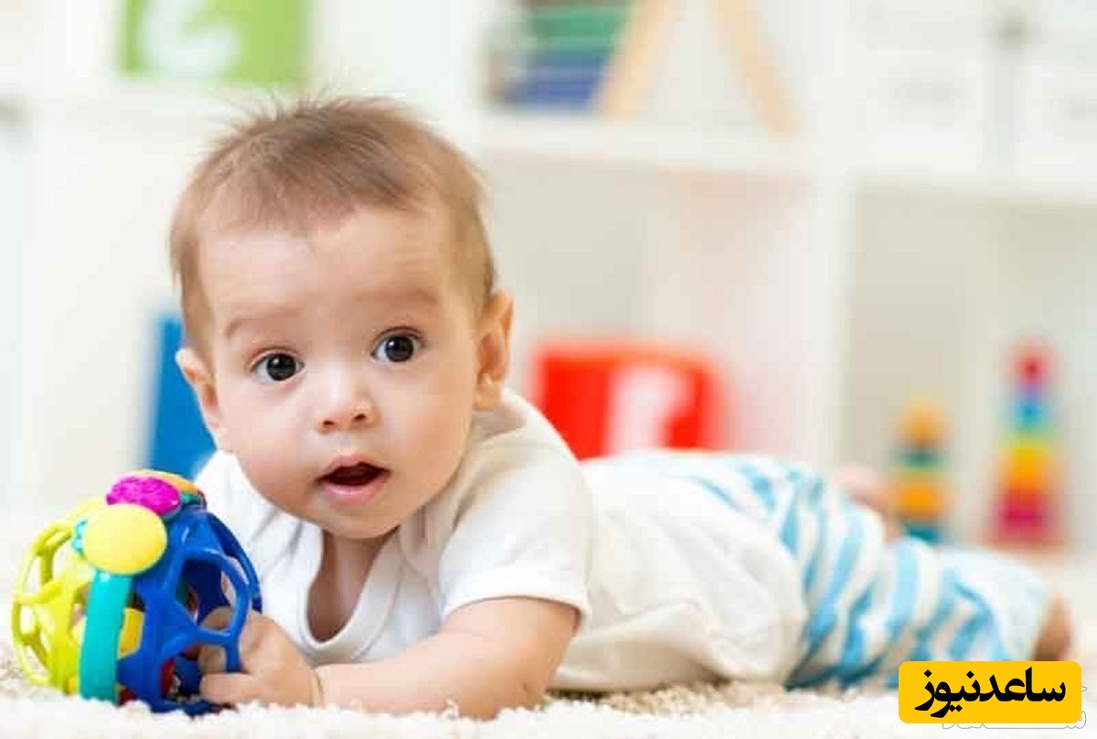 نوزاد از چه زمانی می تواند اشیا را خودش نگه دارد؟