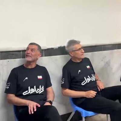 (فیلم) ویدئویی تلخ از تحقیر والیبال ایران مقابل ژاپن / گریه سهم مردم، شوخی و خنده سهم کادر فنی!