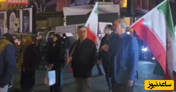 شکار لحظه ها!/حضور معاون رئیس جمهور در میدان انقلاب در میان مردم+ ویدیو