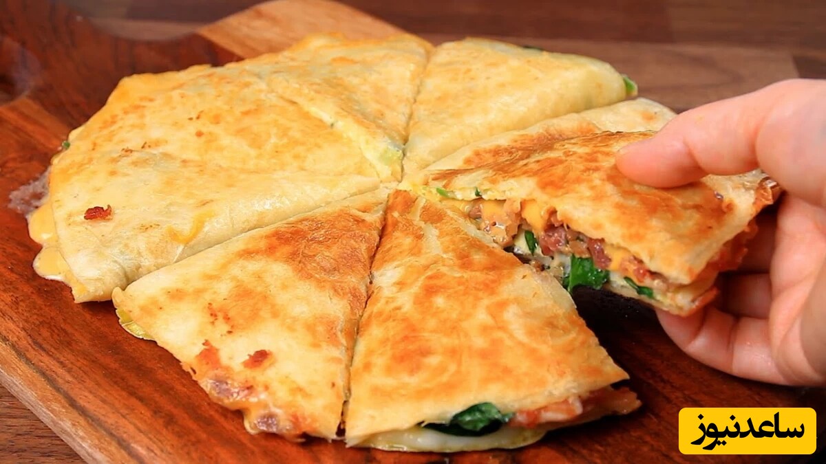 صبحانه‌ای خوشمزه برای اونایی که تنبل، بی حوصله ولی خوش اشتها هستن/ صبحانه فوق خوشمزه با نان لواش