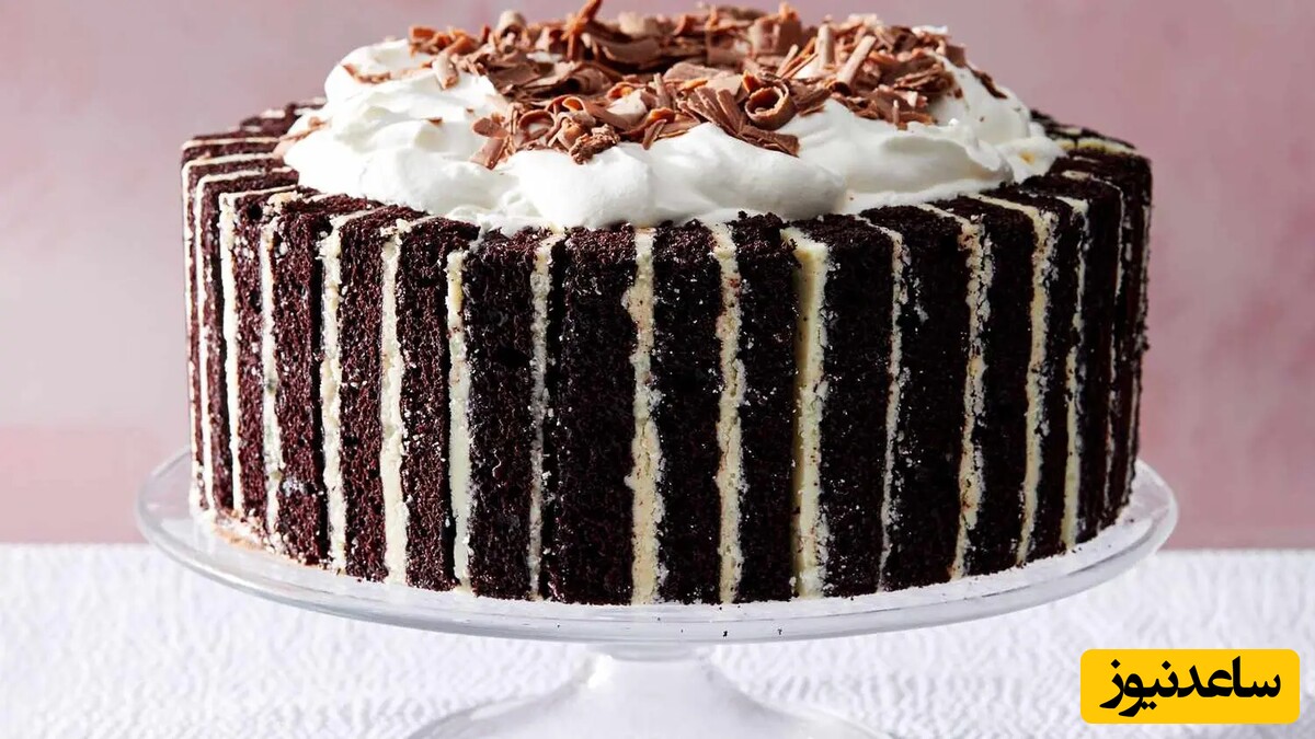 کیک مجلسی خاص؛ طعم شکلاتی بی‌نظیر و کرم خوشمزه با روکش محلبی که هیچ‌کس نمی‌تواند در برابرش مقاومت کند! + آموزش