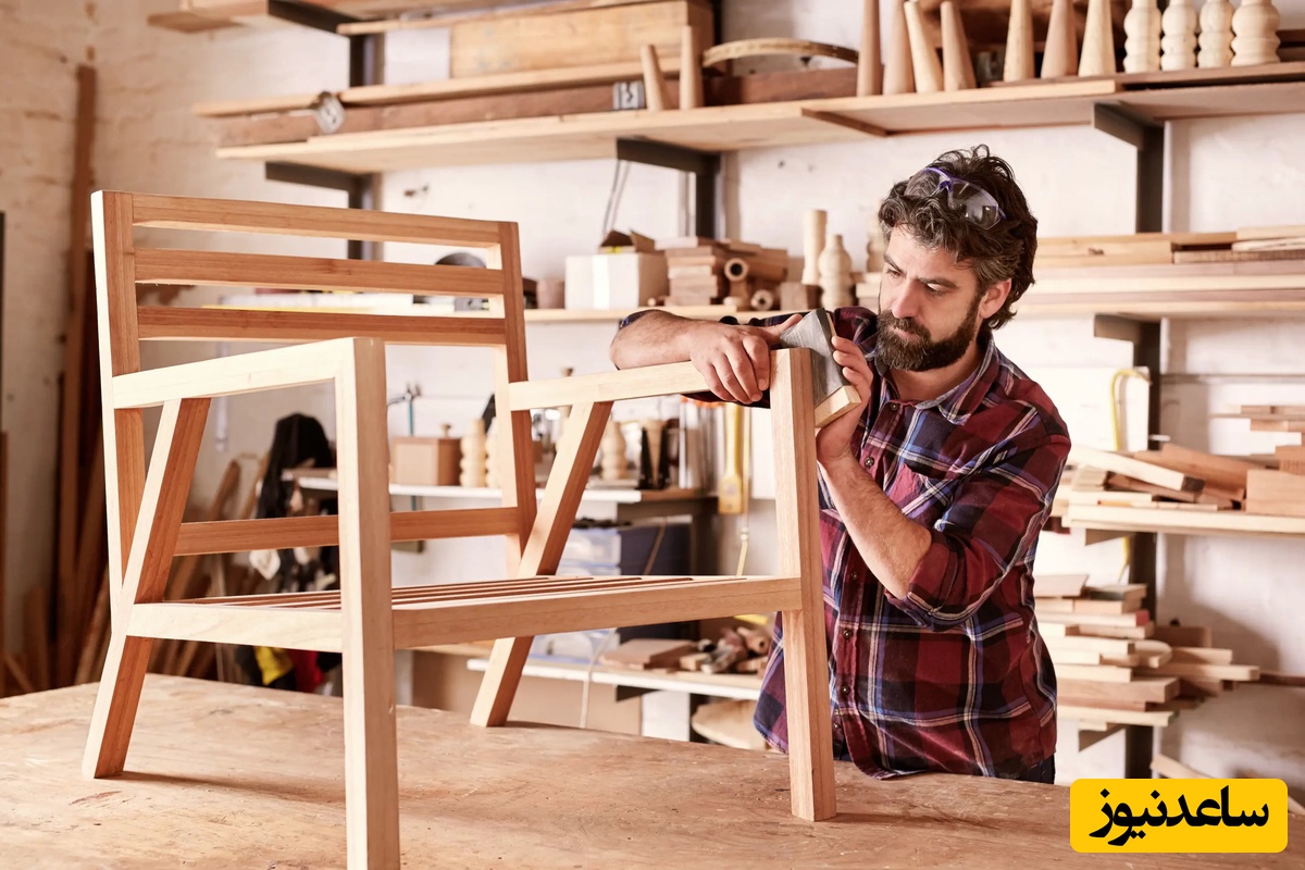 همکاری تحسین برانگیز اوستا نجار و آقای مجسمه ساز در ساخت صندلی منحصربفردی که نمونش رو هیچ جای دنیا پیدا نمیکنید/ مغز این آدم رو باید قاب طلا گرفت واقعا