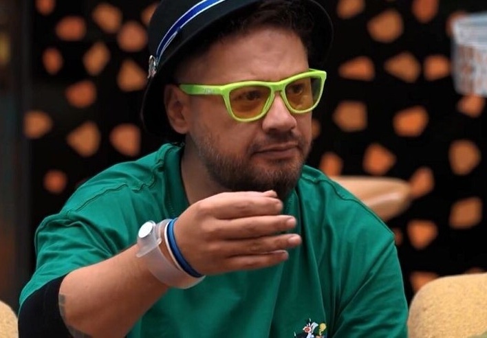 ویدیو / تاریخ تلویزیون این انگلیسی حرف زدن "علی صادقی" رو فراموش نمی‌کنه!😂😂