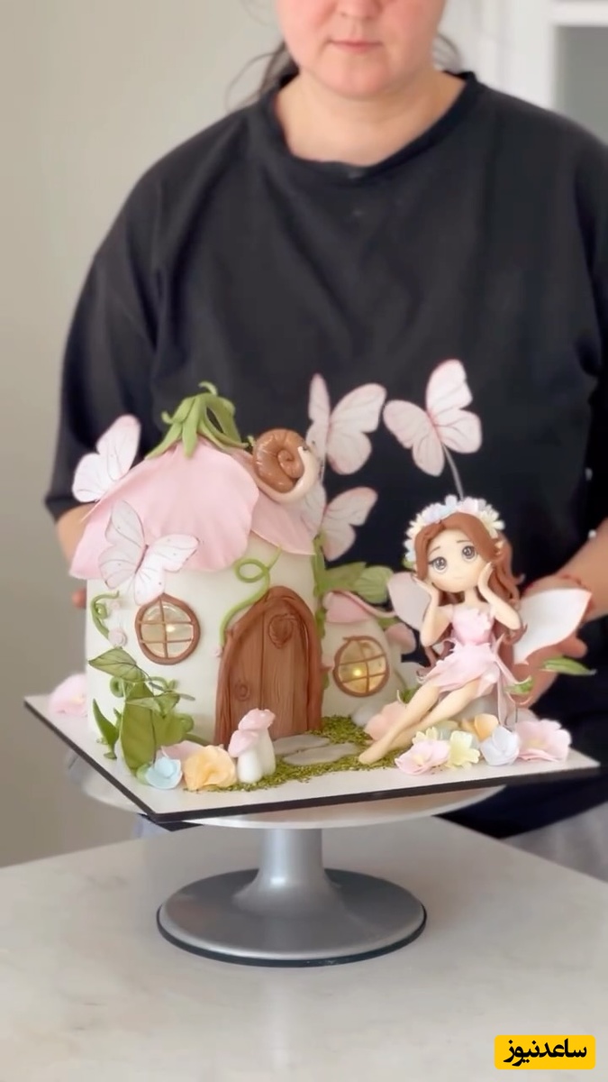 خلاقیت منحصربفرد قناد خوش‌ذوق در پخت کیک فانتزی، انگار از دنیای دیزنی بیرون اومده😍 / شاهکاری شیرین در قالب هدیه‌ای بیادماندنی+ ویدئو