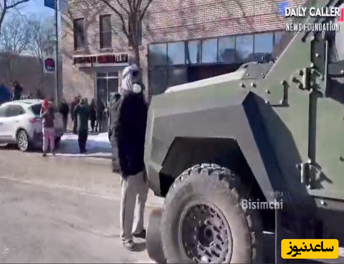 (فیلم) ترامپ برای برخورد با معترضان خودروهای جنگی را وارد خیابان‌های آمریکا کرد