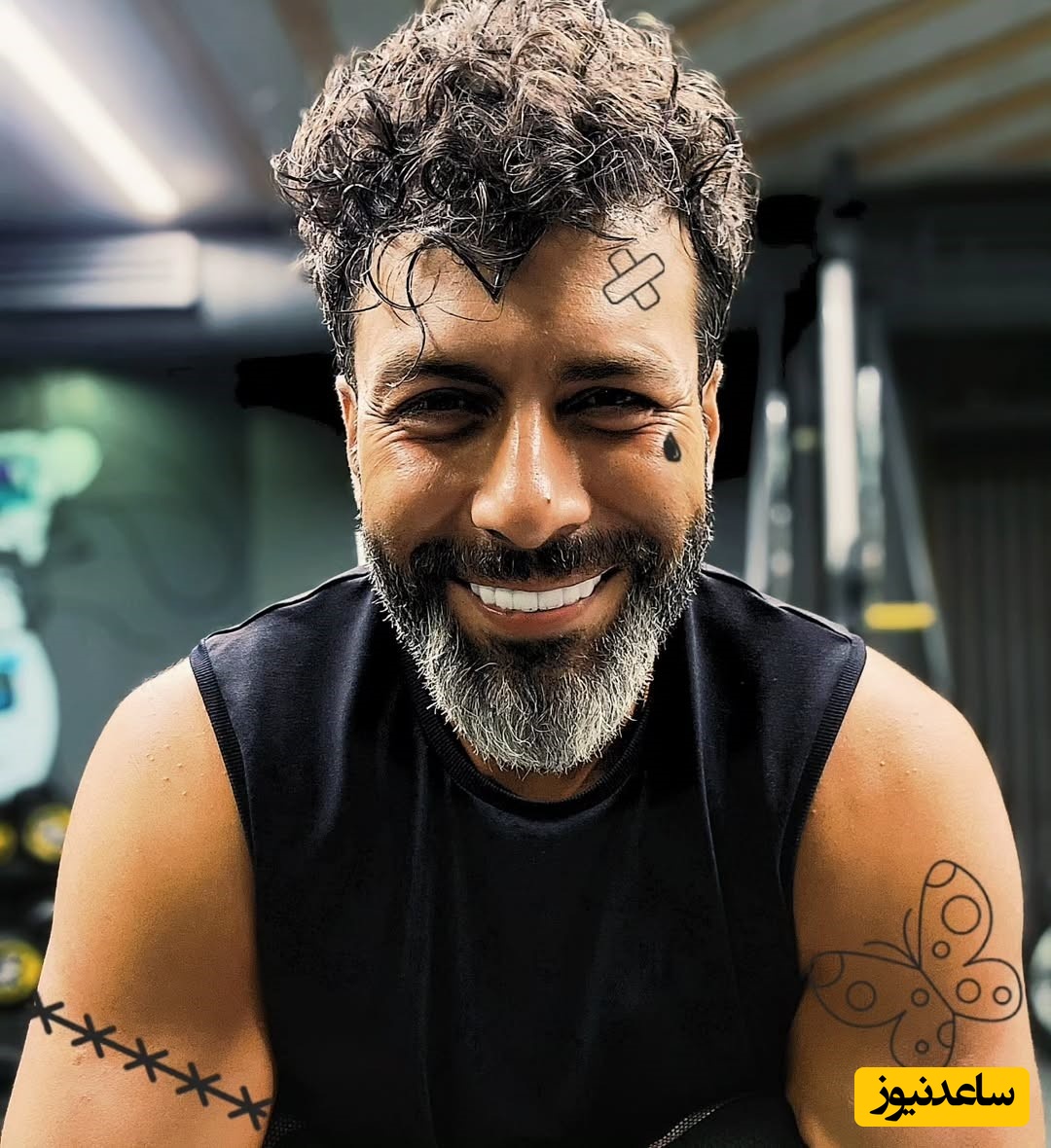 مجید واشقانی مجری برنامه «رُک» تغییر چهره داد/ آقای بازیگر در 45 سالگی با استایل منحصربه فرد اصلا قابل شناسایی نیست