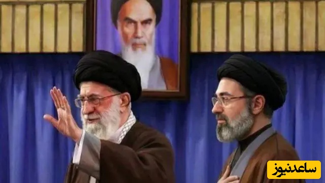 ببینید| تصاویر رهبر شهید انقلاب و فرزند ایشان آیت‌الله سیدمجتبی خامنه‌ای در کشتی توقیف شدۀ اسرائیل!