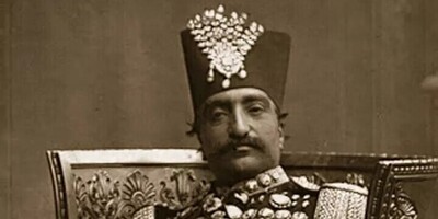 عکس | مروری بر دوران قاجار؛ از سلفی های ناصرالدین شاه با کلاه فرنگی تا ملیجک، فرد محبوب دربار در بغل شاه