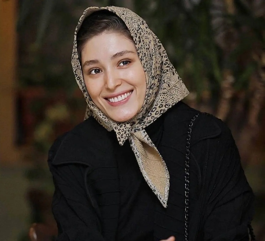 (فیلم) امید و آرزوی سوپراستار شدن فرشته حسینی زمانی که در خانه ای کلنگی زندگی می کرد!